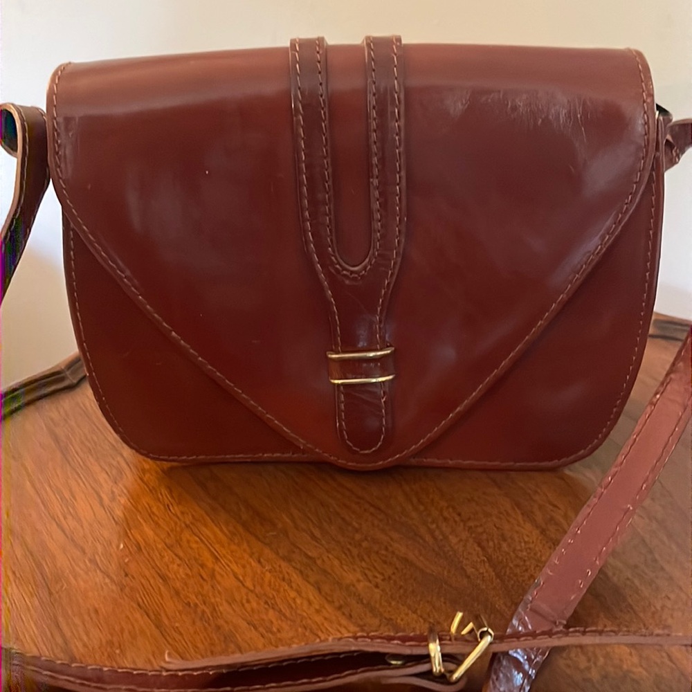 Made in Italy Caramel Leather Hard She’ll Purse with Gold Hardware